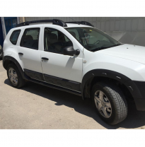 Revestimiento de carrocería unidireccional apto para Dacia Duster I 2010-2017 (todoterreno) (sin marcaje Duster) - Negro mate