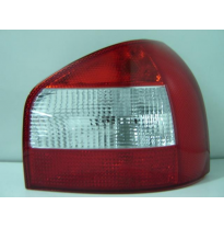 Audi A3 00-*Piloto Tras Dch