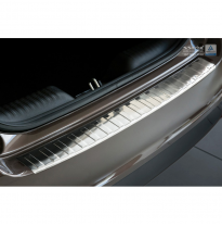 Protector paragolpes trasero acero inox Fiat Tipo Sedan 2016- &#039;Ribs&#039;