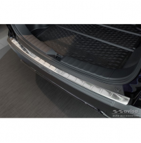 Protector de parachoques trasero en acero inoxidable para Toyota Corolla Cross 2022- &#039;Ribs&#039;.