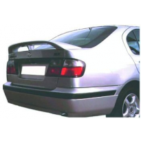 Alerones Traseros Sin Luz Nissan Primera 5- Puertas ?96