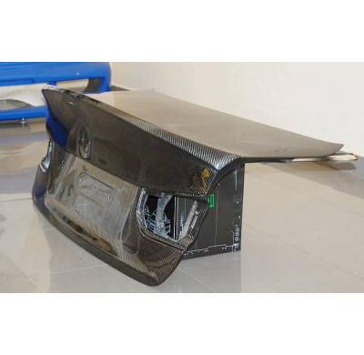 Portón Carbono BMW F30 / F80 CSL Fibra de Carbono