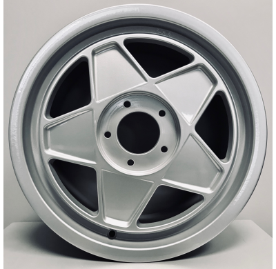 Llanta Replica Ferrari  744m  Oldtimer  8,0x16  Monodado  Et 47,6   Silver