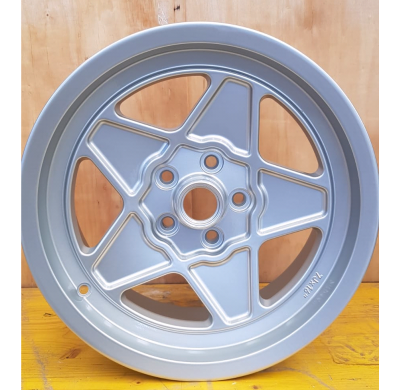 Llanta Replica Ferrari  745 Oldtimer  8,0x16  5x108  Et 11.45  67,1 Silver
