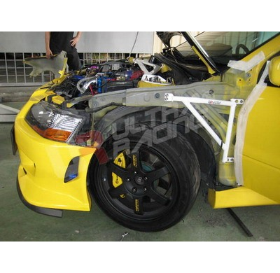 BARRA REFUERZO ULTRARACING MITSUBISHI EVO 7/8/9 ULTRARACING 3-PUNTOS FENDER BRACKETS