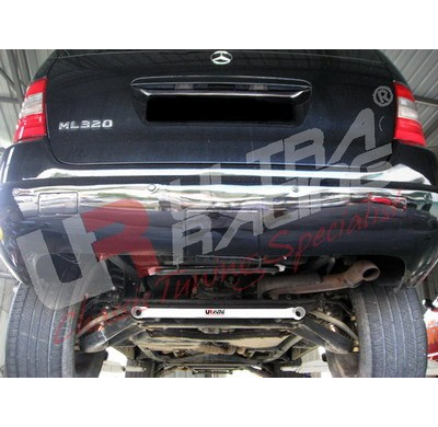 BARRA REFUERZO ULTRARACING MERCEDES ML 320 97-05 ULTRARACING 2-PUNTOS TRASERA INFERIOR TIEBAR