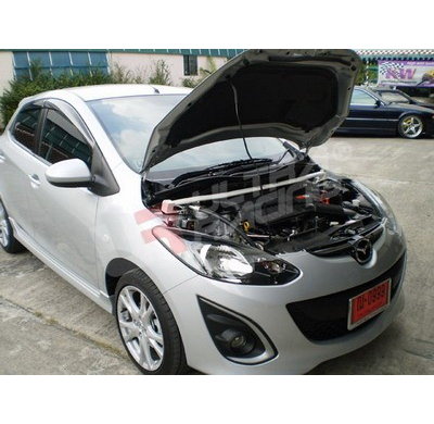 BARRA REFUERZO ULTRARACING MAZDA 2 07+ ULTRARACING 2-PUNTOS DELANTERA SUPERIOR STRUTBAR (RHD)
