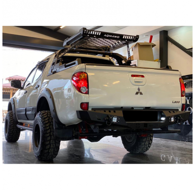 Pasos de rueda Oneway aptos para Mitsubishi L200 Triton 4 Double Cab 2010-2014 - Negro mate