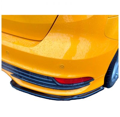 Difusores laterales traseros Oneway aptos para Ford Focus ST MK3 Facelift 2015-2018 - Negro brillante