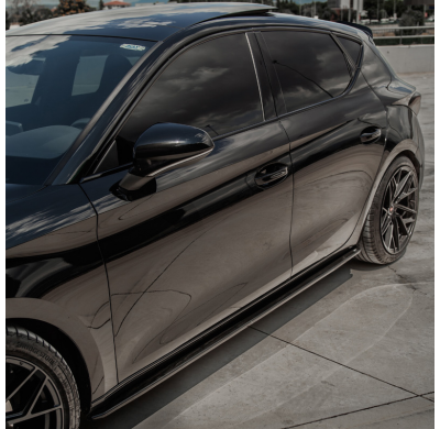 Faldones laterales Oneway Set aptos para Seat Leon IV HB/ST FR y Cupra Leon HB/ST 2020- - Negro brillante