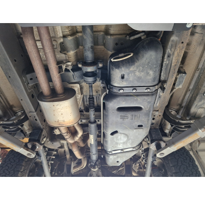 Cubre carter de Acero para el tanque de combustible del Ford Ranger Raptor Año: 2020 - 2023 Grosor: "2"mm Todas las motorizacion