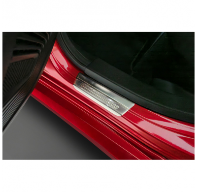 Protectores de umbral de puerta de acero inoxidable para Suzuki Swift VI 2024- 'Lines' - 4 piezas