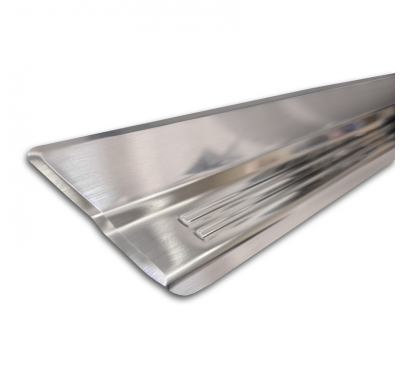 Protectores de umbral de puerta de acero inoxidable para Suzuki Swift VI 2024- 'Lines' - 4 piezas