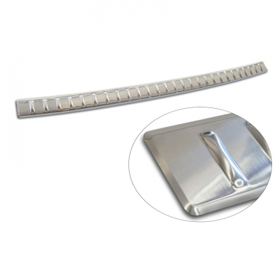 Protector de parachoques trasero de acero inoxidable Avisa compatible con Peugeot 5008 III 2024 - 'Ribs'