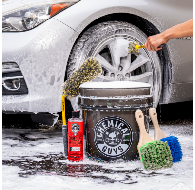 Cubo para detalles de alta resistencia Chemical Guys, color negro ahumado (16 l)