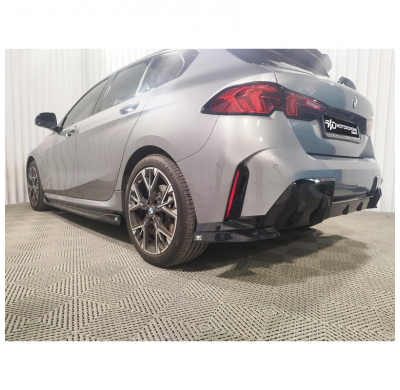 Faldones de parachoques trasero Motordrome (esquinas) compatibles con BMW Serie 1 (F70) M-Sport (excepto M135) 2024- (ABS negro