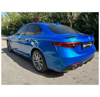 Conjunto faldones laterales apto para Alfa Romeo Giulia 2015- (ABS negro brillante)