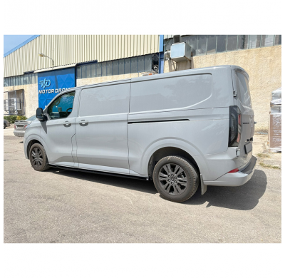 Faldones laterales Motordrome V.2 compatibles con Ford Transit Custom LWB (V710) 2023- / Volkswagen Transporter T7 LWB 2024- (AB
