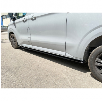 Faldones laterales Motordrome V.2 compatibles con Ford Transit Custom LWB (V710) 2023- / Volkswagen Transporter T7 LWB 2024- (AB