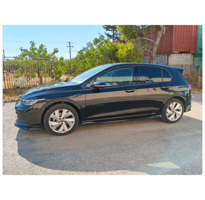 Juego de faldones laterales Motordrome compatibles con Volkswagen Golf 8 Hatchback 2020- incl. Facelift (ABS negro brillante)