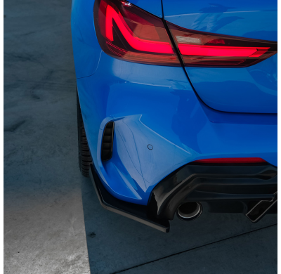 Kit de carrocería completo Oneway compatible con BMW Serie 1 F40 M-Pack/M135i 2019- (escape sencillo izquierdo) - Negro brillant