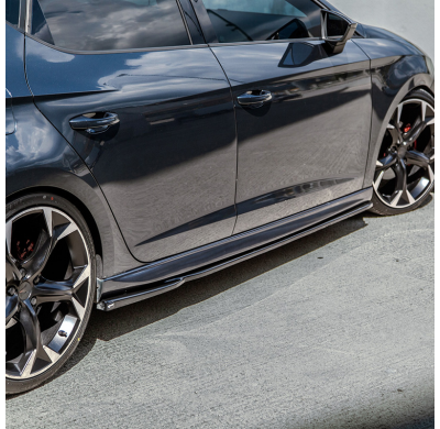 Kit de carrocería completo Oneway compatible con Seat Leon (5F) HB 5 puertas FR Facelift 2017-2020 - Negro brillante Oneway