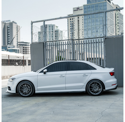 Kit de carrocería completo Oneway compatible con Audi S3 8V Sedán 2013-2016 - Negro brillante Oneway