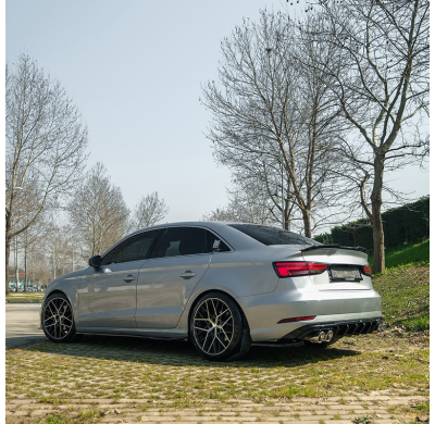 Kit de carrocería completo Oneway compatible con Audi A3 (8V) Sedán Facelift 2016-2020 (doble escape L) - Negro brillante Oneway