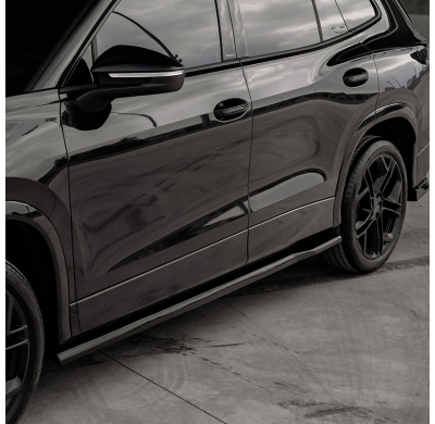 Faldones laterales Oneway Set compatibles con Volkswagen Tayron (R41) 2024- - Negro brillante Oneway