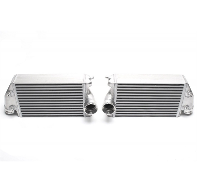 Intercooler TA Technix Dimensiones: Dimensión principal: 550 x 250 x 90 mm Conexión: 71 mm Quickfit  Valido para: Porsche 996 Tu